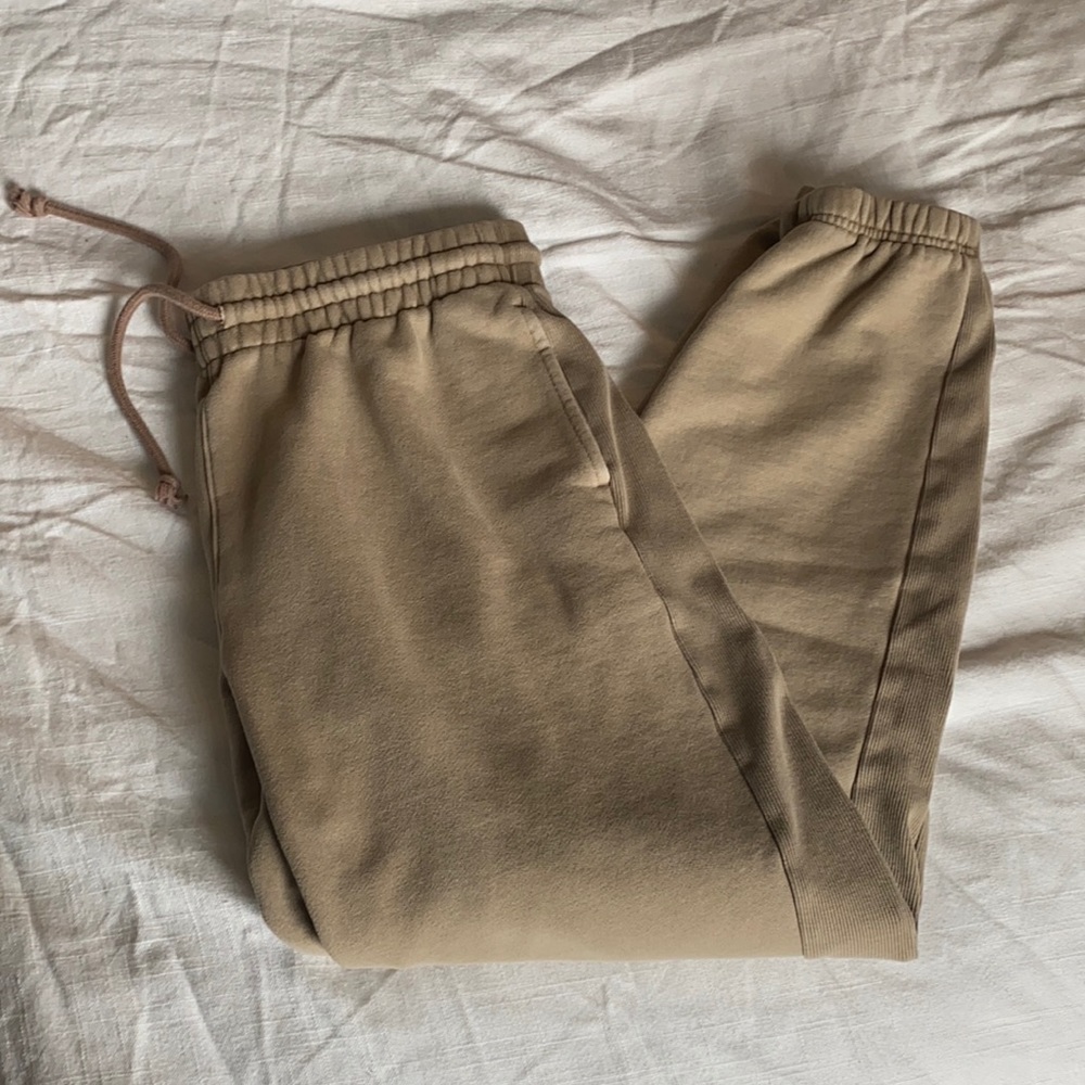Aritzia TNA cozy fleece boyfriend sweatpants